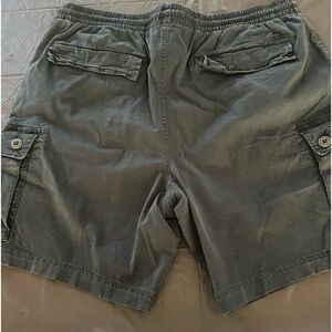 American Eagle men’s cargo shorts